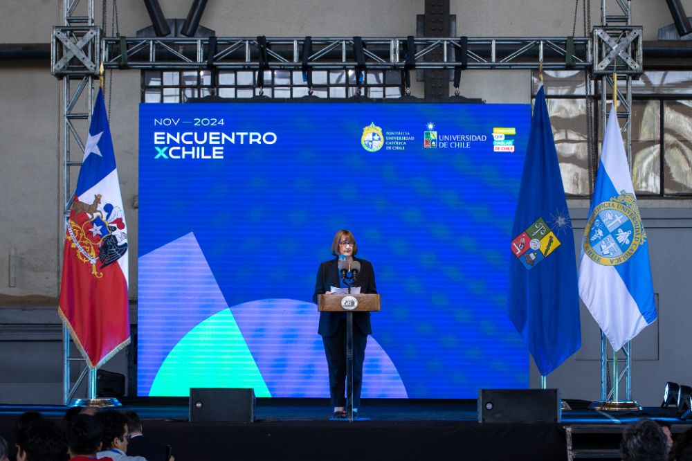 La Rectora Devés destacó que este encuentro "es un llamado a construir esa confianza que necesitamos para avanzar en conjunto y mirar el futuro con esperanza".